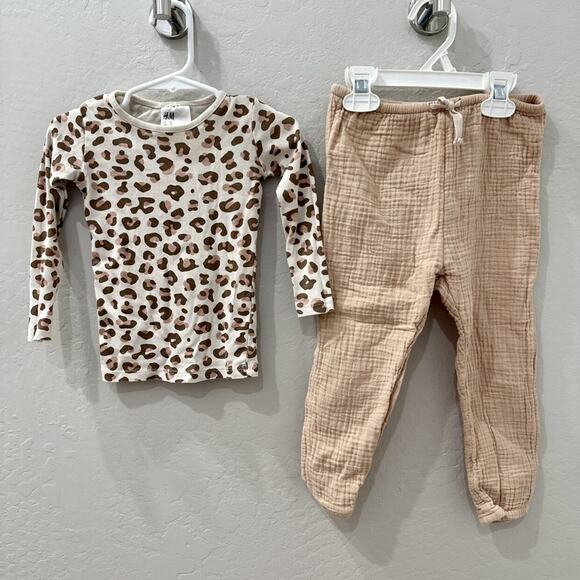 H&M Animal Print Long Sleeve Shirt & Gauze Pants Outfit - Picture 1 of 8
